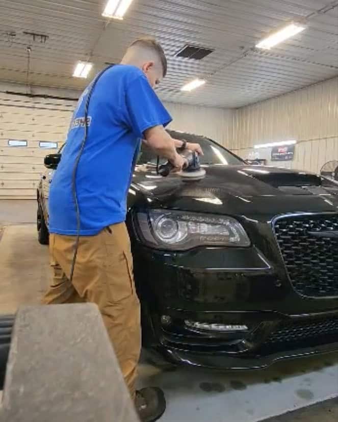 paint-repair-working